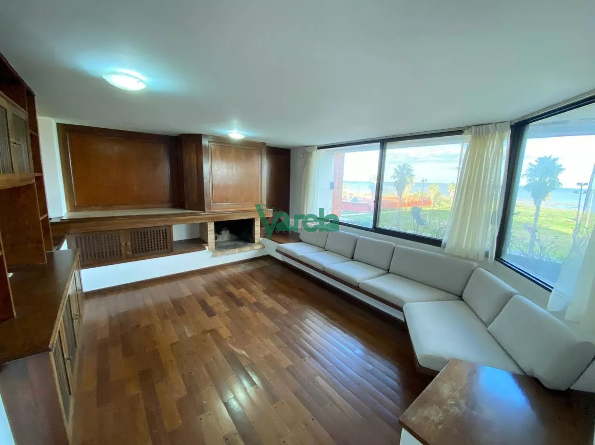 Apartamento ID.22651 - Venta apartamento 5 dormitorios garage 4 baños Punta Carretas