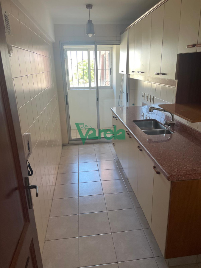 Apartamento ID.21871 - Venta apartamento Malvín 2dorm amplio,2 baños, gje, finas terminaciones