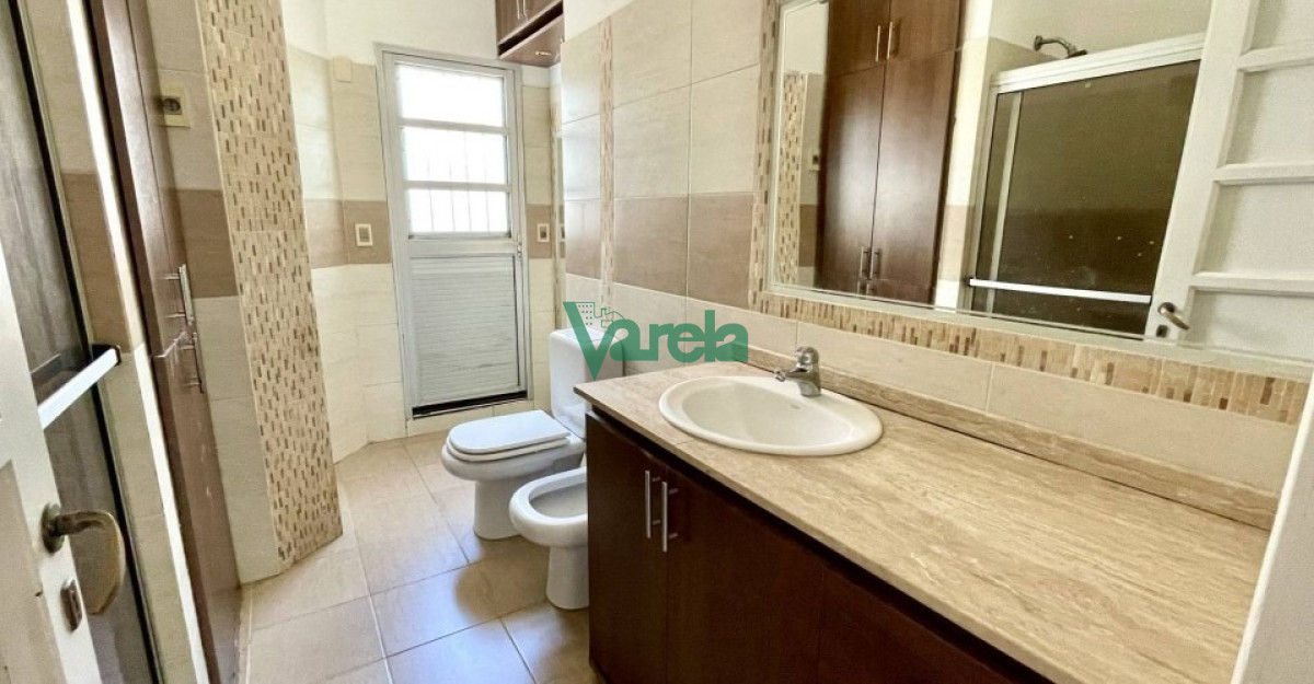 Apartamento ID.22728 - Venta de 2 apartamentos en Cordon, uno de 3 dormitorios y un monoambiente