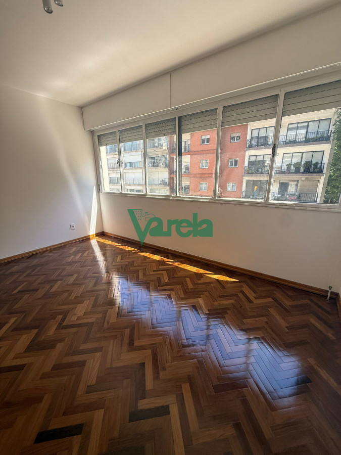 Apartamento ID.22868 - Venta Apartamento 3 dormitorios 3 baños servicio Pocitos Rambla Garage