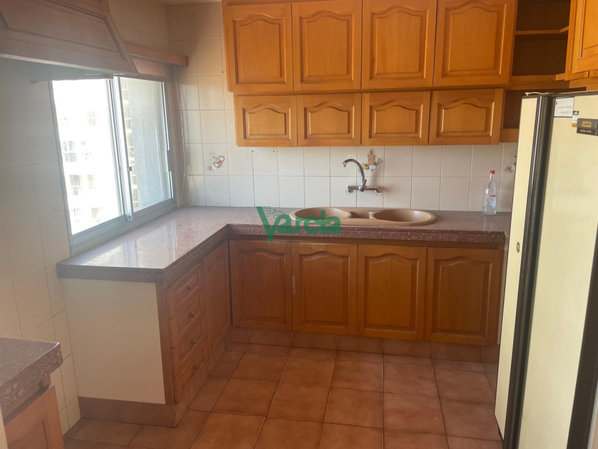 Apartamento ID.22881 - Venta apartamento ,Pocitos Nuevo,3 dormitorios y servicio,4baños,2 garajes, vista única