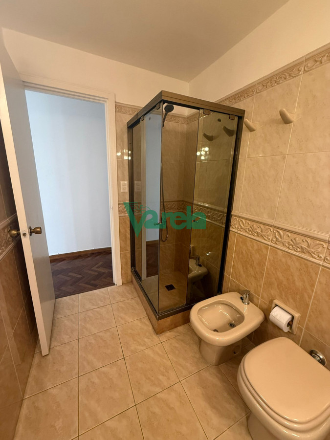 Apartamento ID.22868 - Venta Apartamento 3 dormitorios 3 baños servicio Pocitos Rambla Garage