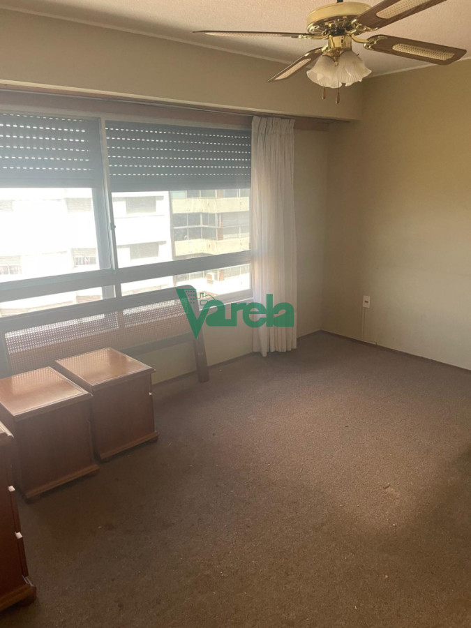 Apartamento ID.22881 - Venta apartamento ,Pocitos Nuevo,3 dormitorios y servicio,4baños,2 garajes, vista única