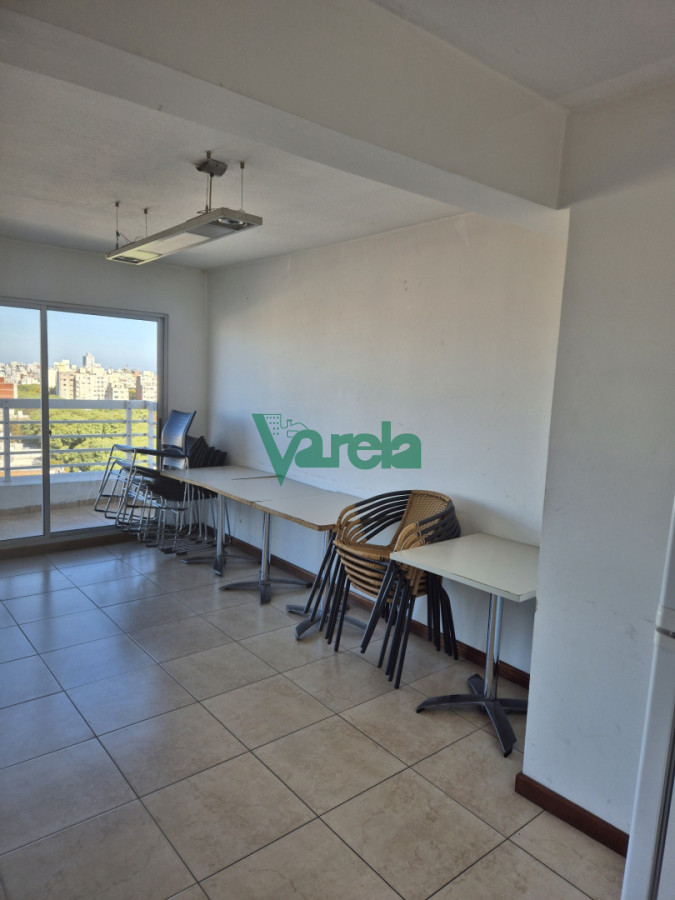 Apartamento ID.23043 - Venta de apartamento, Pocitos, 1 dormitorio con terraza y patio