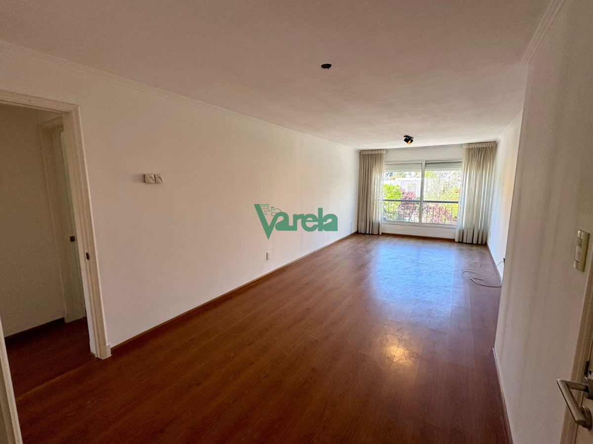 Apartamento ID.22847 - Apartamento en alquiler Pocitos, tres dormitorios 2 baños y garage