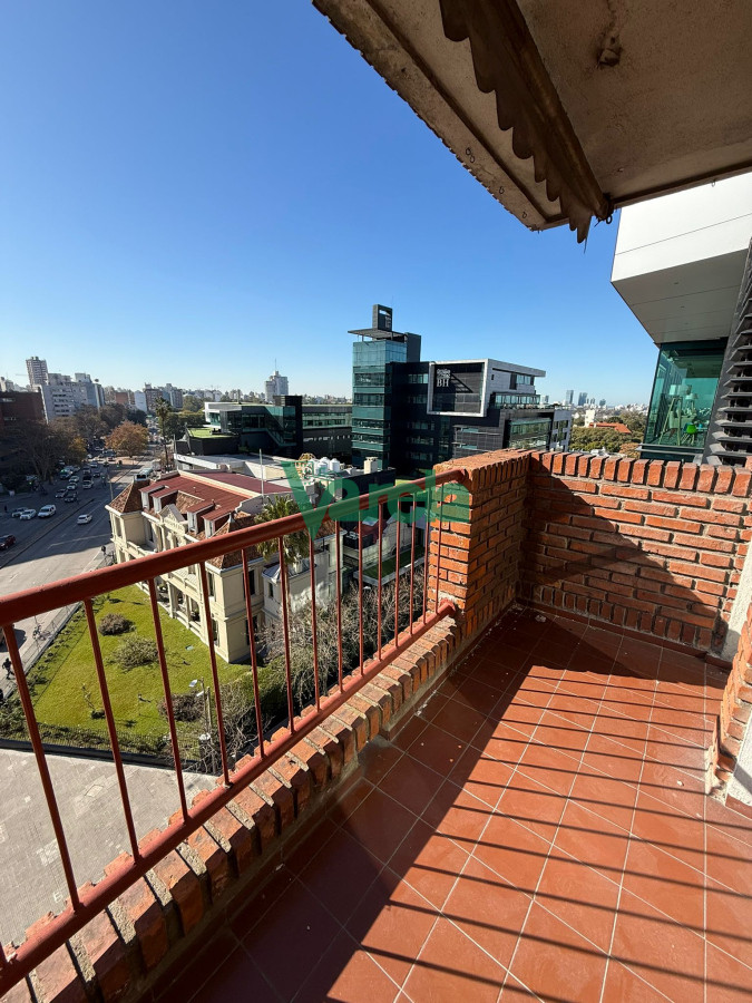 Apartamento ID.22604 - Apartamento en venta Parque Batlle 3 dormitorios, 2 baños, y terraza