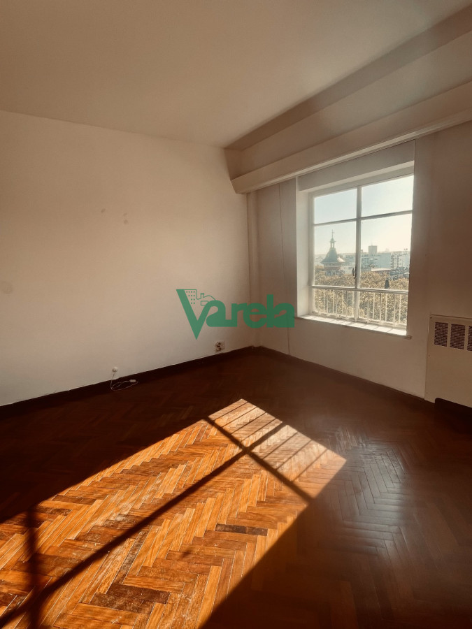 Apartamento ID.22833 - Apartamento alquiler Cordon sobre 18 de Julio 3 dormitorios y serv