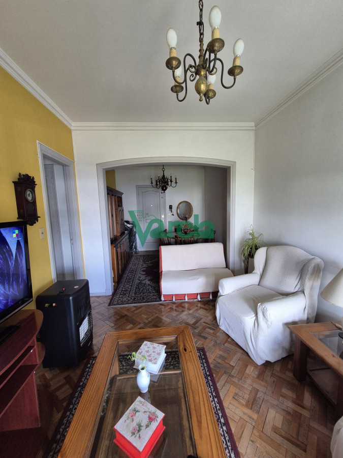 Apartamento ID.22760 - Venta apartamento Tres Cruces, 3 dormitorios, terraza, 2 baños