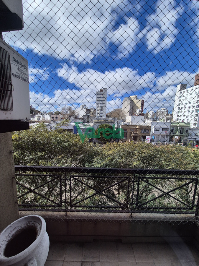 Apartamento ID.22760 - Venta apartamento Tres Cruces, 3 dormitorios, terraza, 2 baños