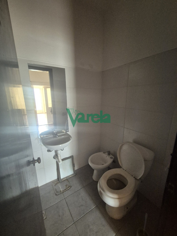 Apartamento ID.22246 - Venta oficina 18 de Julio esq Wilson Ferreira