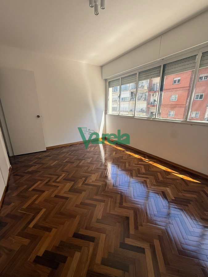 Apartamento ID.22868 - Venta Apartamento 3 dormitorios 3 baños servicio Pocitos Rambla Garage