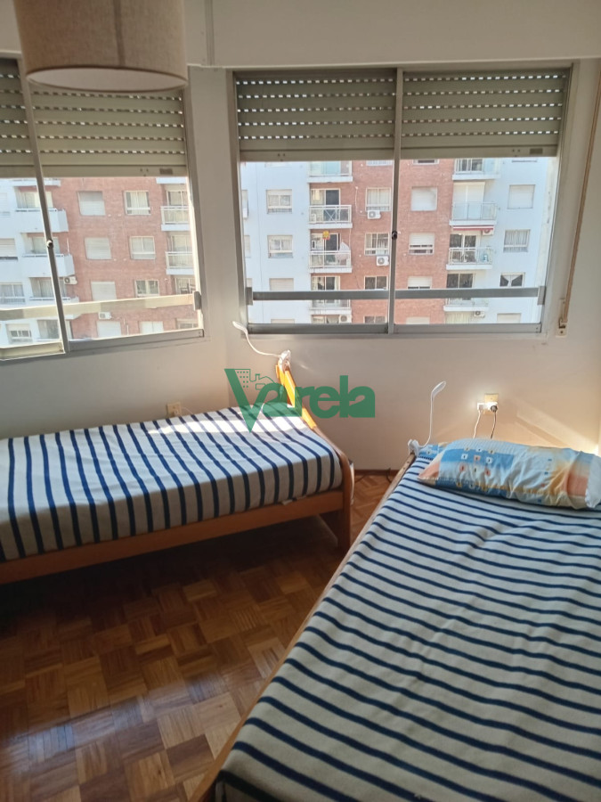 Apartamento ID.20746 - Venta de apartamento en Tres Cruces, 2 dorm y medio, piso alto, porteria 24 hrs