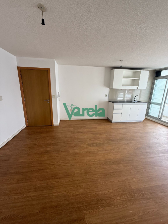 Apartamento ID.22575 - Venta Apartamento 2 dormitorios 1 baño Garage Tres Cruces Porteria