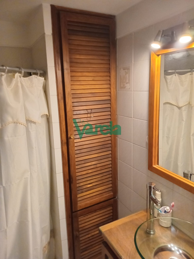 Apartamento ID.22652 - Venta apartamento, Malvin,3 dorm, 3 baños, patio con parrillero y cochera