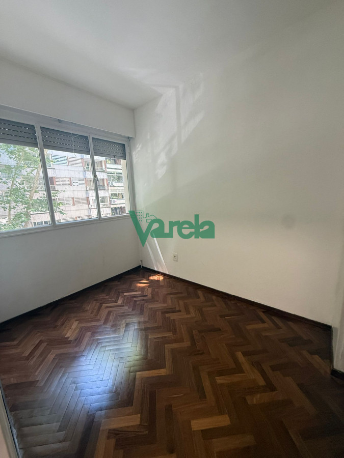 Apartamento ID.22868 - Venta Apartamento 3 dormitorios 3 baños servicio Pocitos Rambla Garage