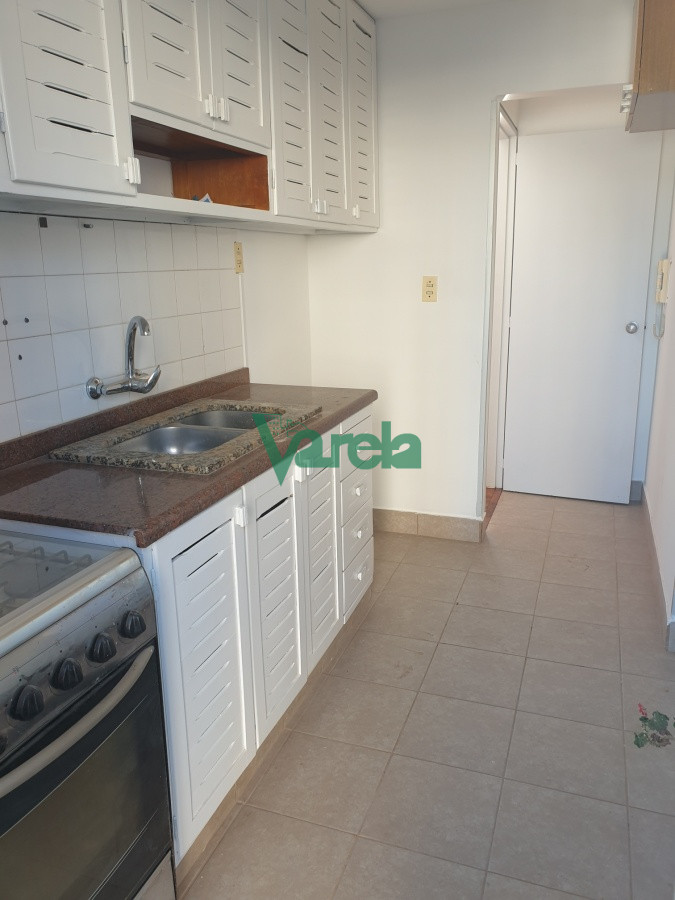 Apartamento ID.21460 - Alquiler apartamento Pocitos, 3 dormitorios, terraza, ascensor