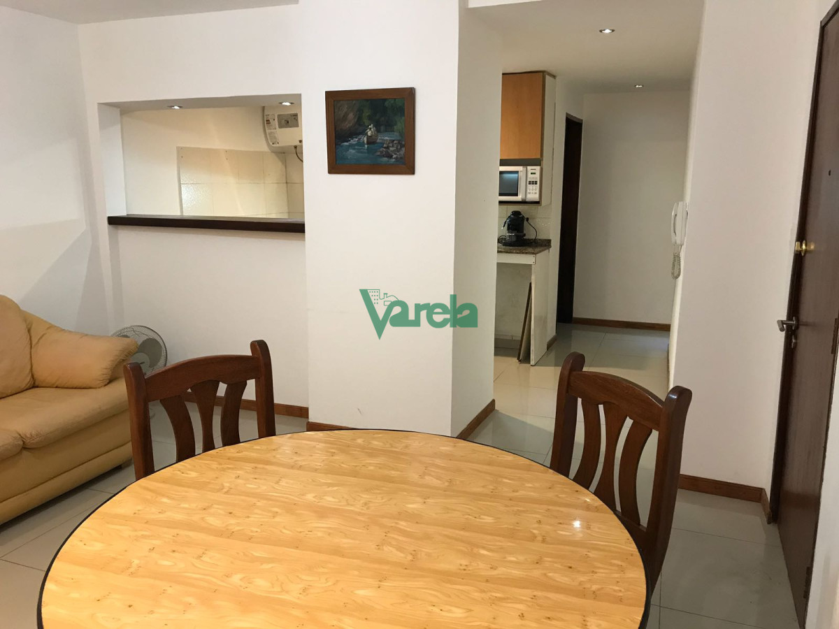 Apartamento ID.22622 - Venta  apartamento, Palermo, 2dormitorios, 2 baños, impecable, planta baja, luminoso a metros de la Rambla