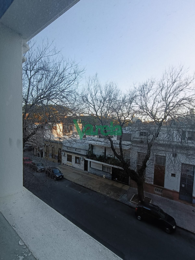 Apartamento ID.22728 - Venta de 2 apartamentos en Cordon, uno de 3 dormitorios y un monoambiente