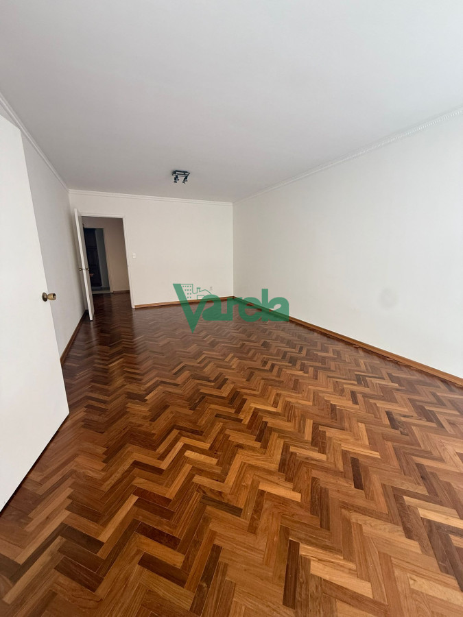 Apartamento ID.22868 - Venta Apartamento 3 dormitorios 3 baños servicio Pocitos Rambla Garage