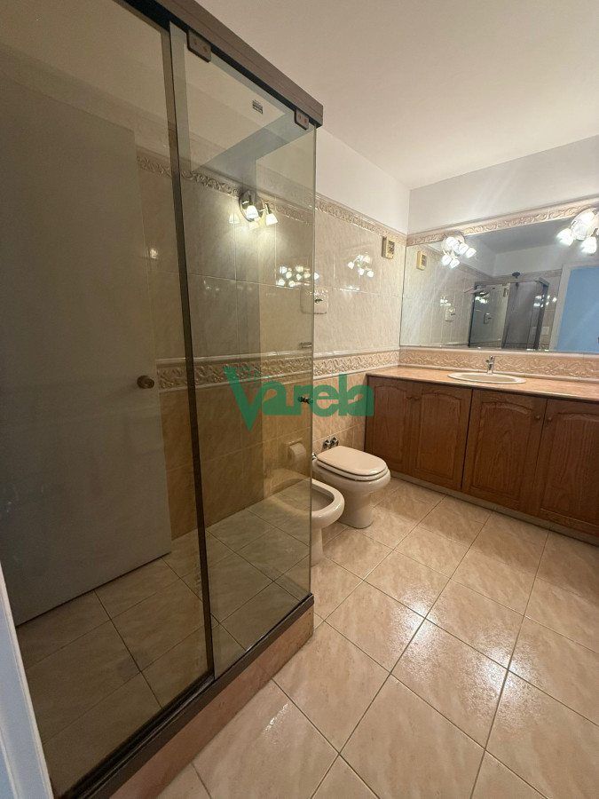 Apartamento ID.22868 - Venta Apartamento 3 dormitorios 3 baños servicio Pocitos Rambla Garage