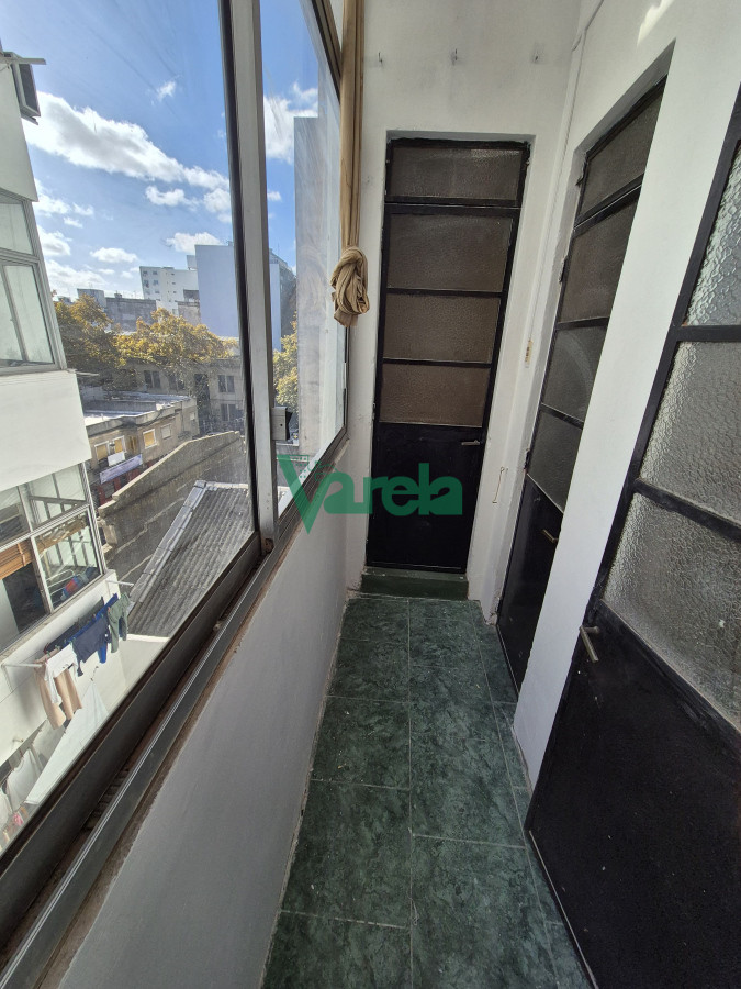 Apartamento ID.22633 - Apartamento en alquiler en Cordon a metros de 18, 2 dormitorios, terraza, servicio