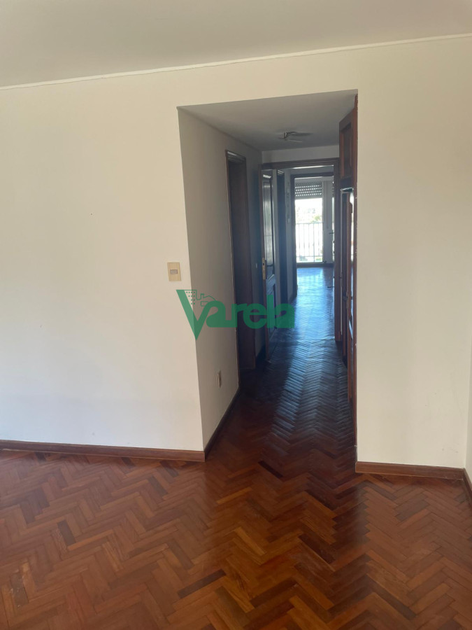 Apartamento ID.21871 - Venta apartamento Malvín 2dorm amplio,2 baños, gje, finas terminaciones