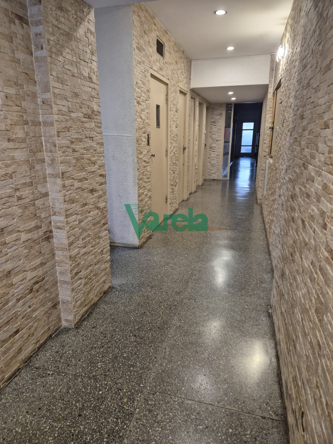 Apartamento ID.22633 - Apartamento en alquiler en Cordon a metros de 18, 2 dormitorios, terraza, servicio