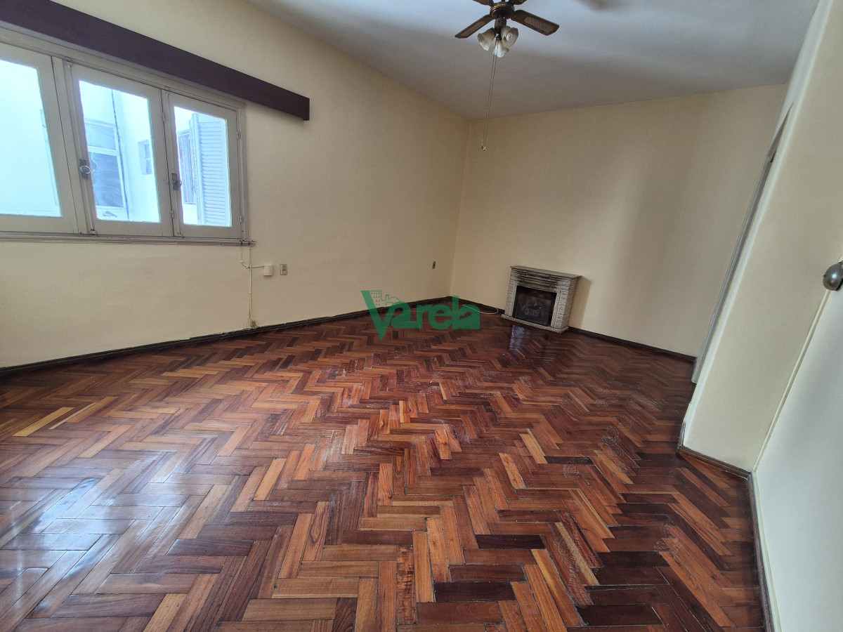 Apartamento ID.22633 - Apartamento en alquiler en Cordon a metros de 18, 2 dormitorios, terraza, servicio