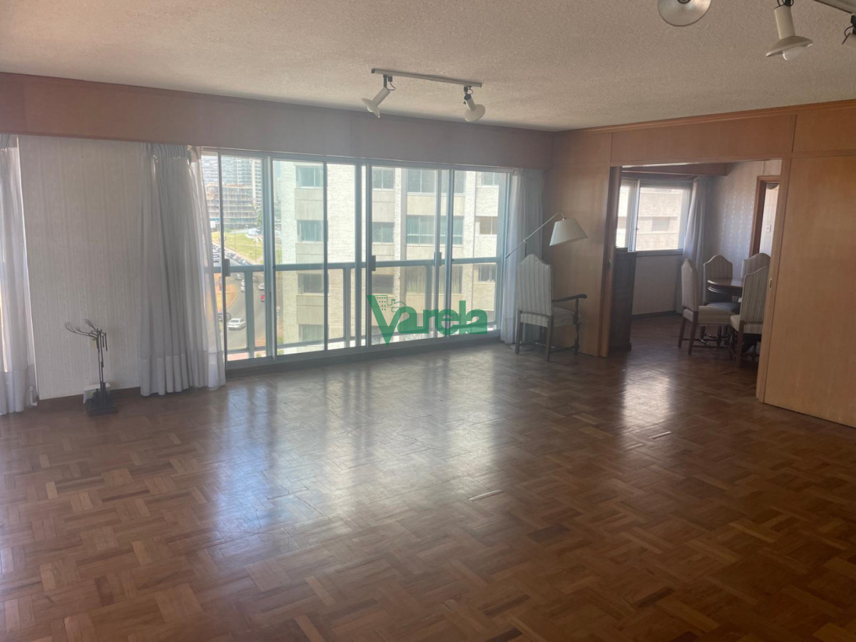 Apartamento ID.22881 - Venta apartamento ,Pocitos Nuevo,3 dormitorios y servicio,4baños,2 garajes, vista única