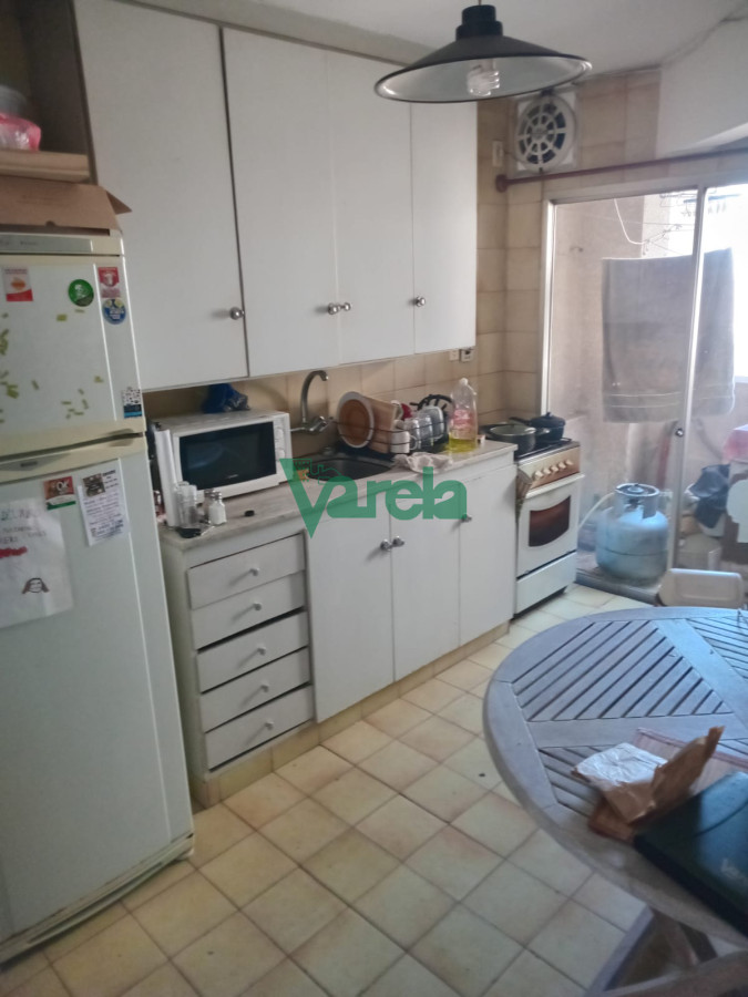 Apartamento ID.20746 - Venta de apartamento en Tres Cruces, 2 dorm y medio, piso alto, porteria 24 hrs