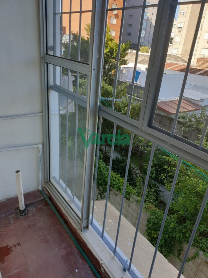 Apartamento ID.21460 - Alquiler apartamento Pocitos, 3 dormitorios, terraza, ascensor