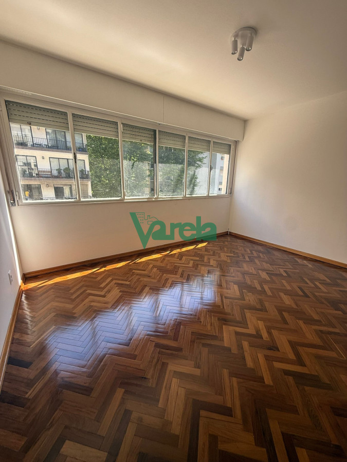 Apartamento ID.22868 - Venta Apartamento 3 dormitorios 3 baños servicio Pocitos Rambla Garage