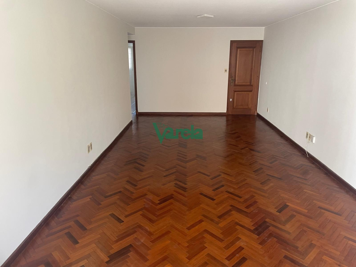 Apartamento ID.21871 - Venta apartamento Malvín 2dorm amplio,2 baños, gje, finas terminaciones
