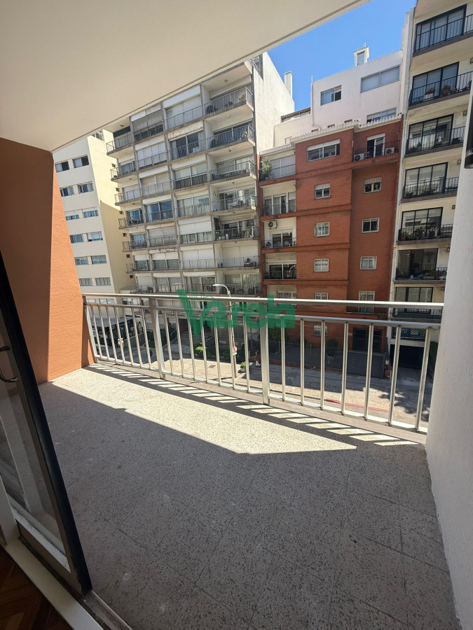 Apartamento ID.22868 - Venta Apartamento 3 dormitorios 3 baños servicio Pocitos Rambla Garage