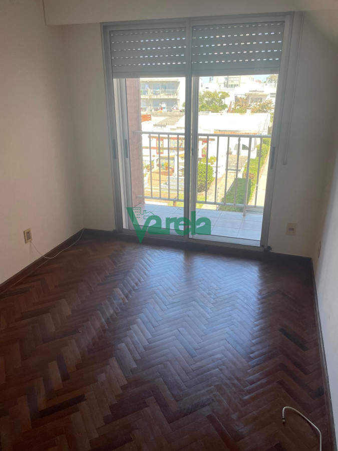 Apartamento ID.21871 - Venta apartamento Malvín 2dorm amplio,2 baños, gje, finas terminaciones