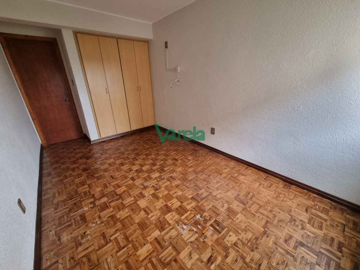 Apartamento ID.21982 - Apartamento venta, Parque Posadas Prado, 4 dormitorios 2 baños
