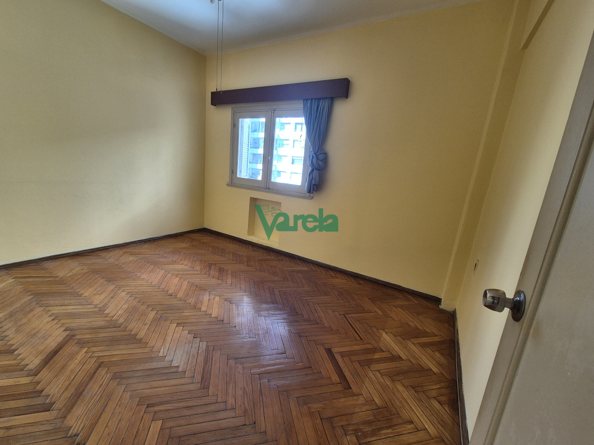 Apartamento ID.22633 - Apartamento en alquiler en Cordon a metros de 18, 2 dormitorios, terraza, servicio