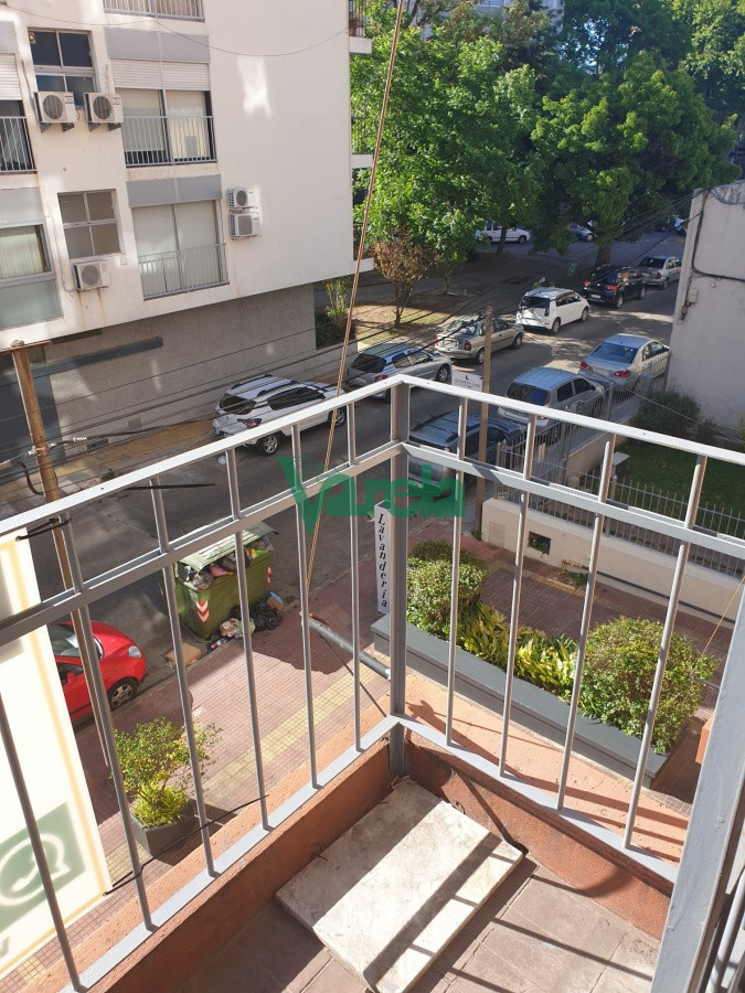 Apartamento ID.21460 - Alquiler apartamento Pocitos, 3 dormitorios, terraza, ascensor