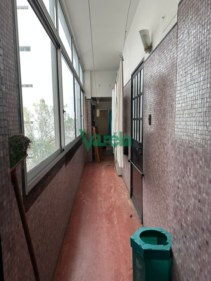 Apartamento ID.22907 - Venta apartamento Punta Carretas 3 dormitorios, servicio, terraza, garage