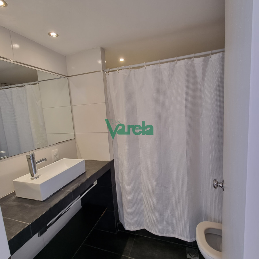Apartamento ID.21765 - Alquiler apartamento en Pocitos, 1 dormitorio+ 1 dorm de serv, 2 baños