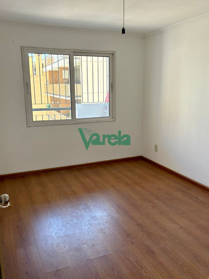 Apartamento ID.22847 - Apartamento en alquiler Pocitos, tres dormitorios 2 baños y garage