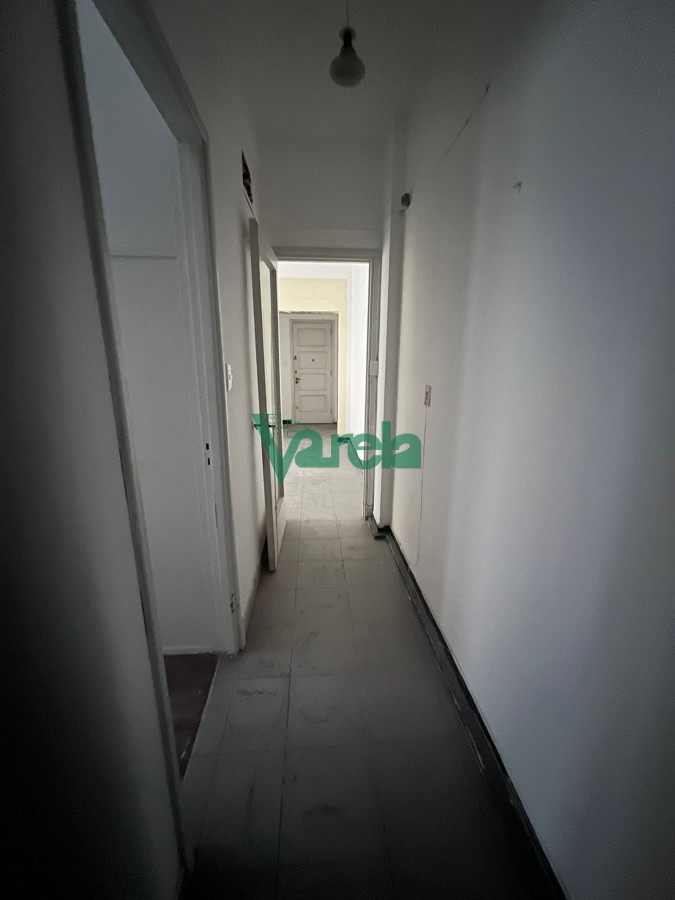 Apartamento ID.21890 - Venta apartamento, Cordón Sur,2 dorm,  amplio, luminoso, semi reciclado, 67 m2!!!!