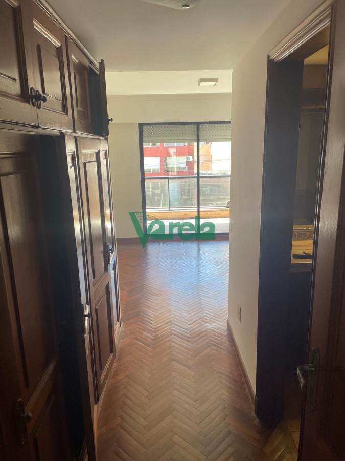 Apartamento ID.21871 - Venta apartamento Malvín 2dorm amplio,2 baños, gje, finas terminaciones