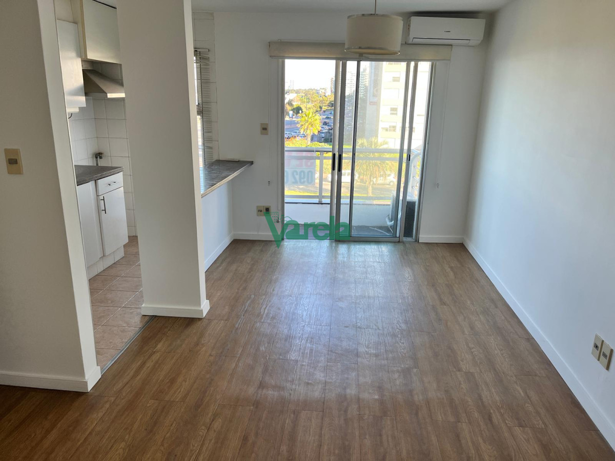 Apartamento ID.22226 - Venta apartamento, Malvin,1 dorm,1baño, gge.bcoa, gym, laumdry, vista al mar!!!!!