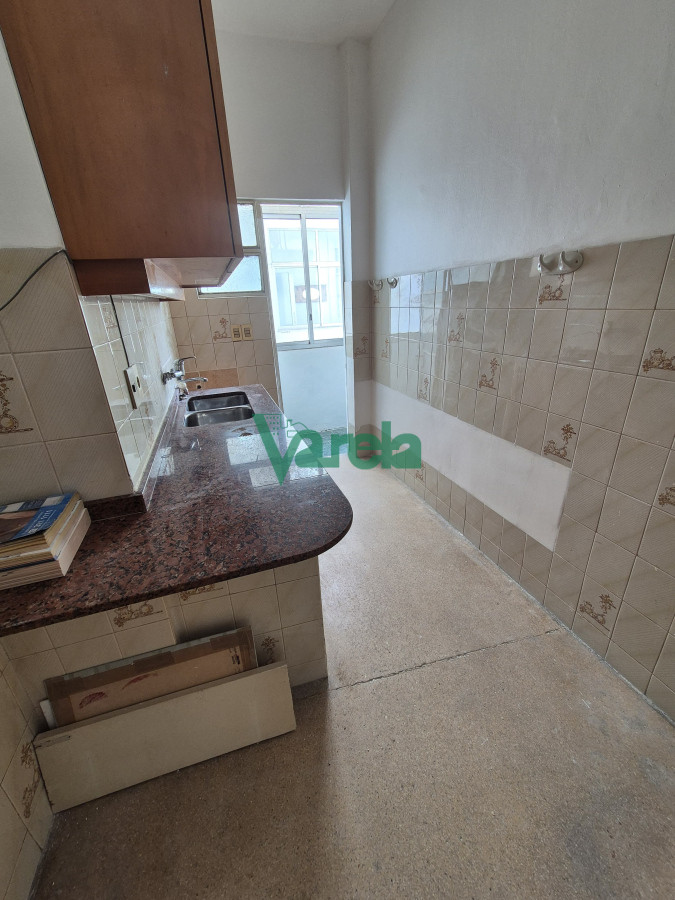 Apartamento ID.22633 - Apartamento en alquiler en Cordon a metros de 18, 2 dormitorios, terraza, servicio