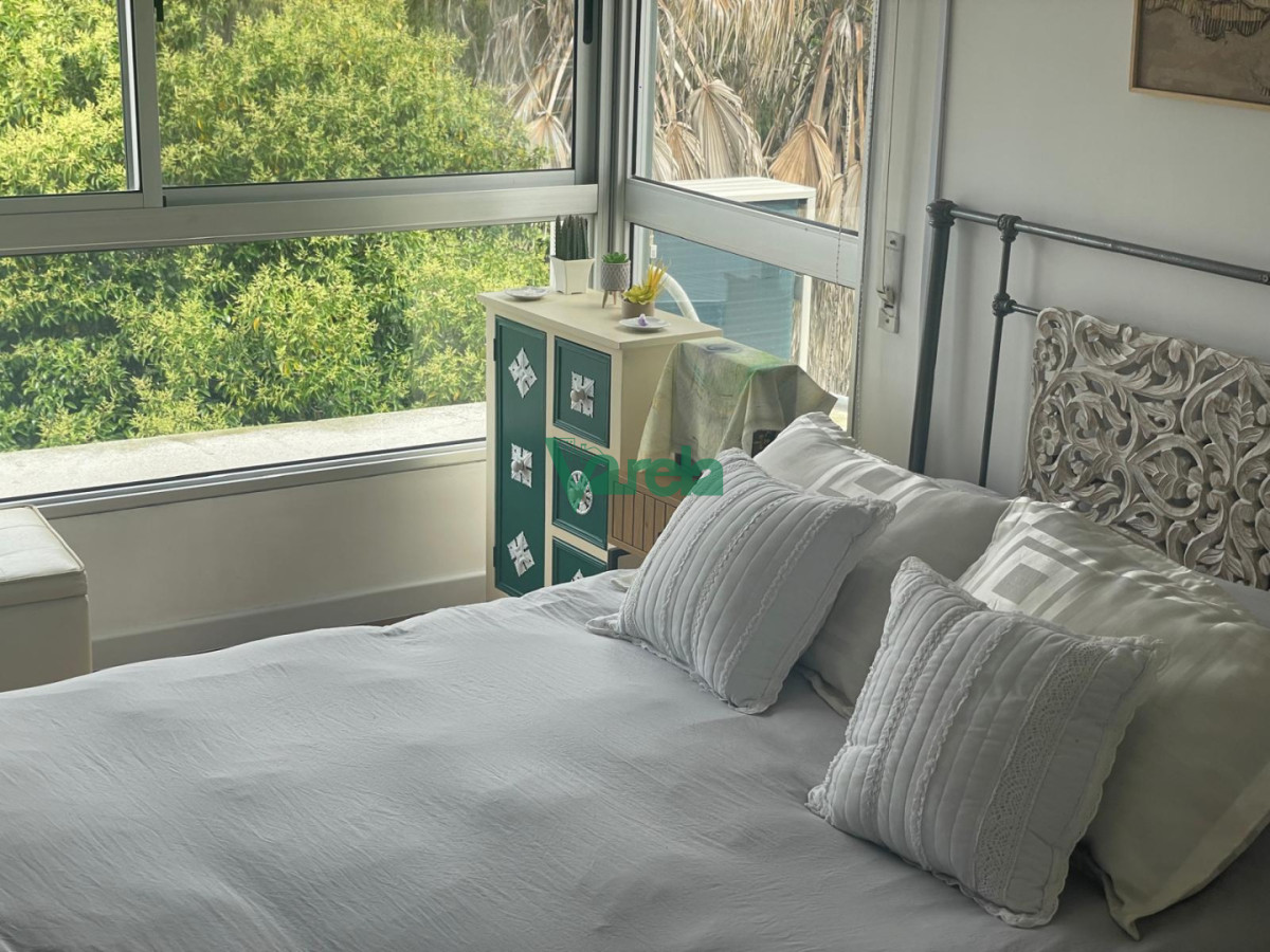 Apartamento ID.22827 - Venta apartamento Carrasco 2 dormitorios 2 baños, garaje doble