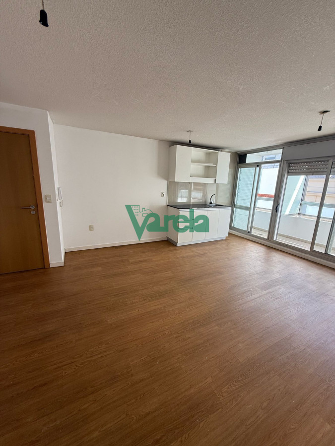 Apartamento ID.22575 - Venta Apartamento 2 dormitorios 1 baño Garage Tres Cruces Porteria