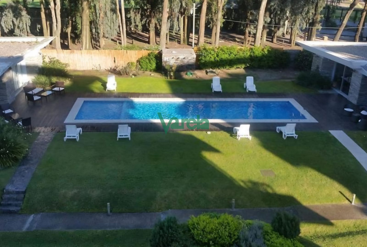 Apartamento ID.22827 - Venta apartamento Carrasco 2 dormitorios 2 baños, garaje doble