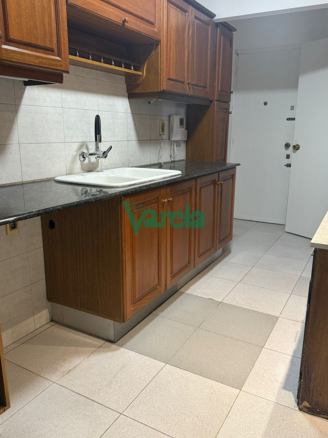 Apartamento ID.22868 - Venta Apartamento 3 dormitorios 3 baños servicio Pocitos Rambla Garage