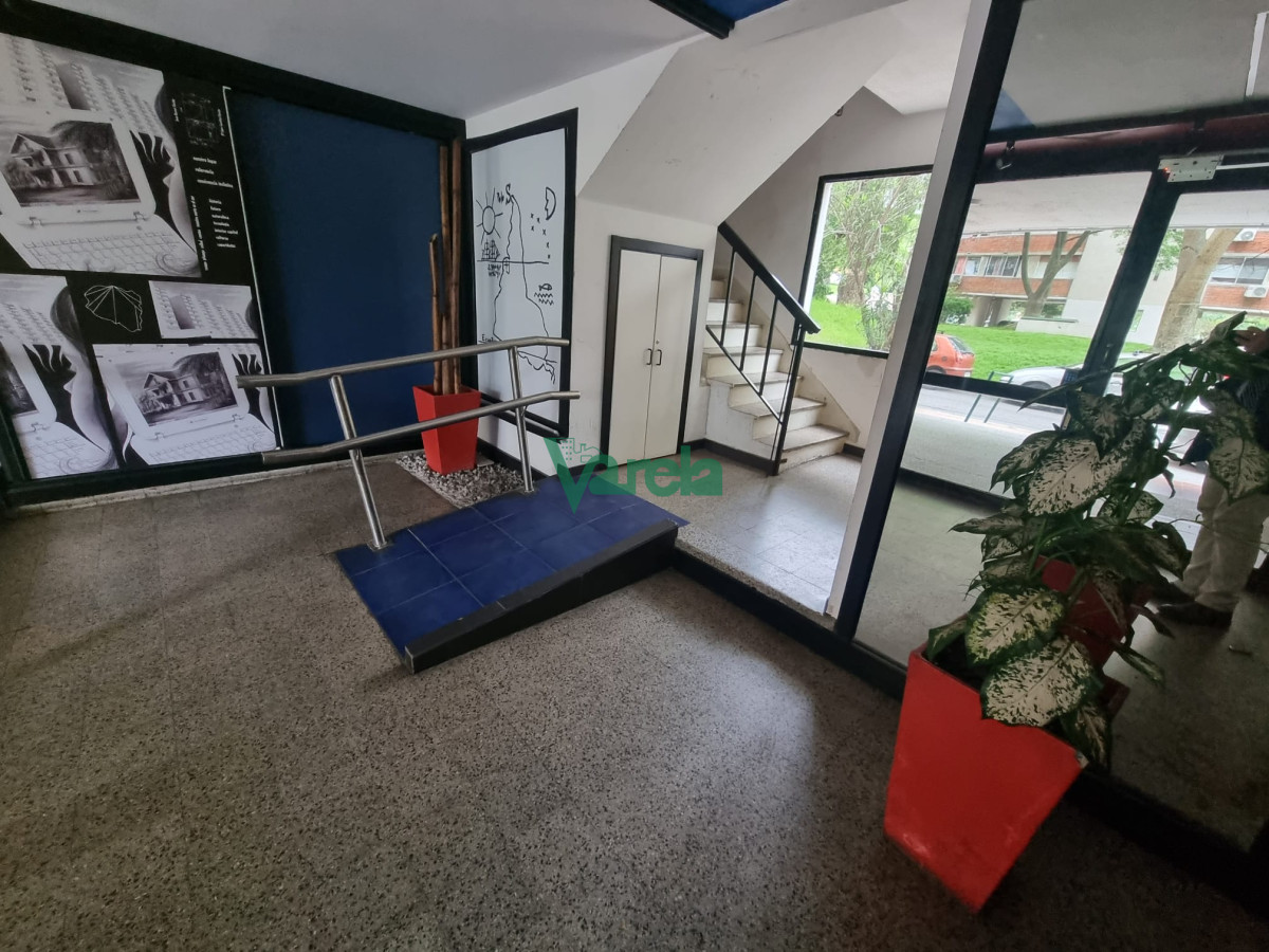 Apartamento ID.21982 - Apartamento venta, Parque Posadas Prado, 4 dormitorios 2 baños